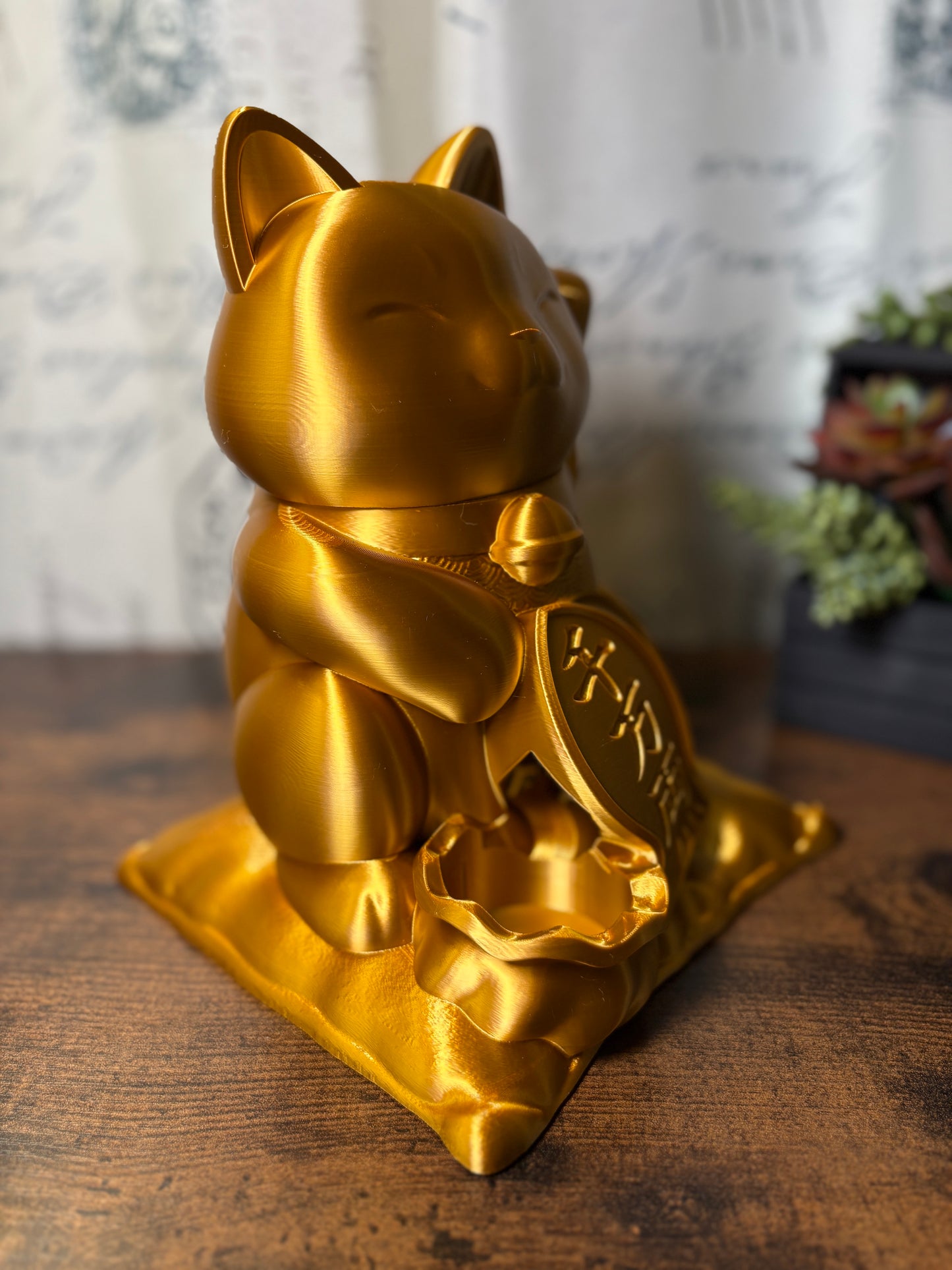 Maneki Neko, Lucky Cat Dice Dispenser