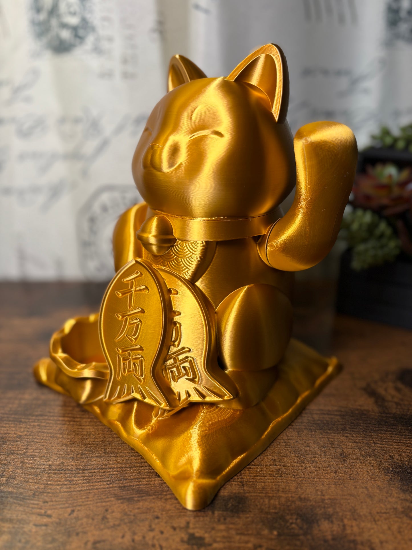 Maneki Neko, Lucky Cat Dice Dispenser